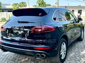 Porsche Cayenne Base AWD 2016 Black