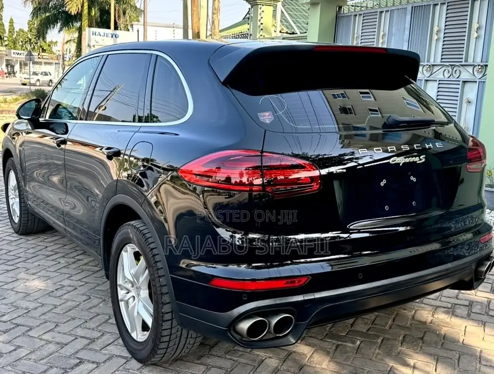 Porsche Cayenne Base AWD 2016 Black