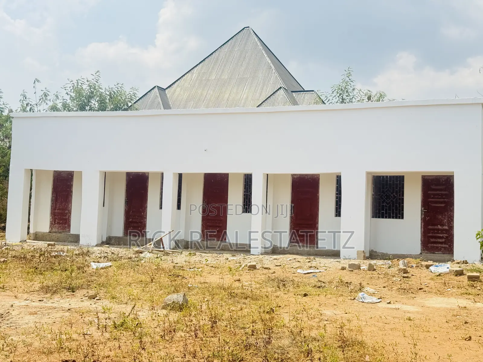 Kiwanja Kinauzwa Malimbe Chuoni ( Saut )