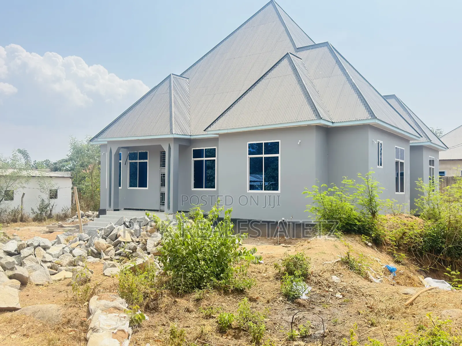 Kiwanja Kinauzwa Malimbe Chuoni ( Saut )