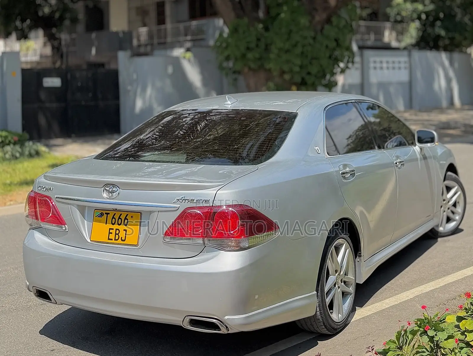 Toyota Crown 2011 Silver