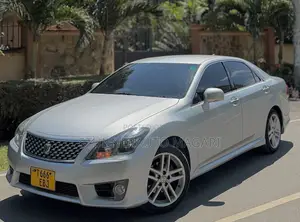 Toyota Crown 2011 Silver