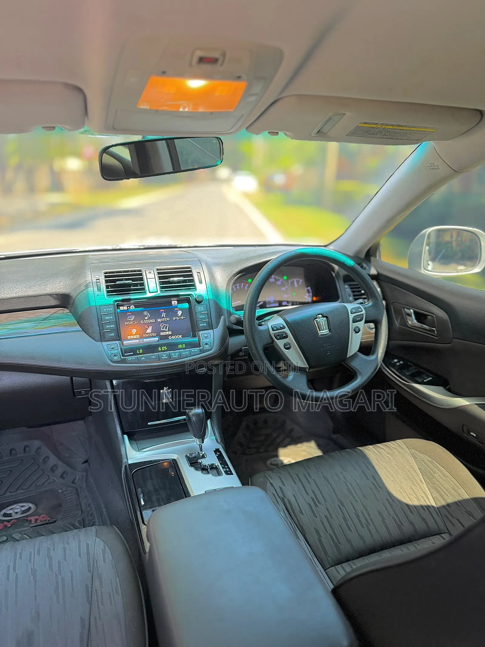 Toyota Crown 2011 Silver