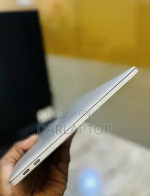 Laptop Apple MacBook Pro 2017 16GB Intel Core i7 SSD 256GB