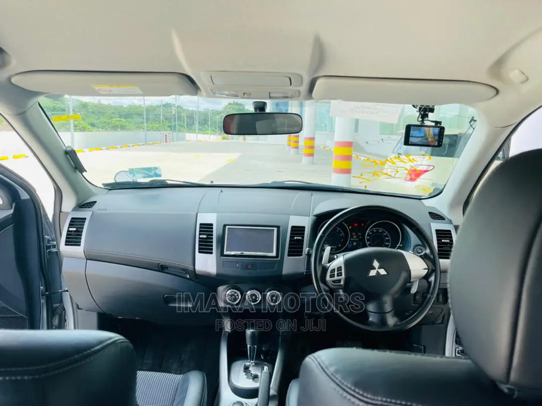 Mitsubishi Outlander 2010 Silver