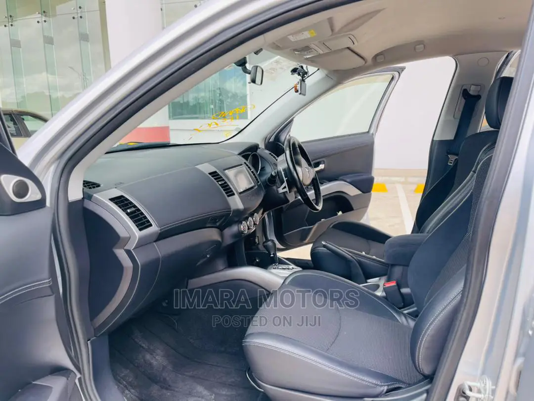 Mitsubishi Outlander 2010 Silver