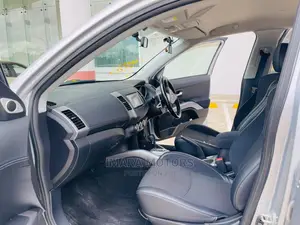 Mitsubishi Outlander 2010 Silver