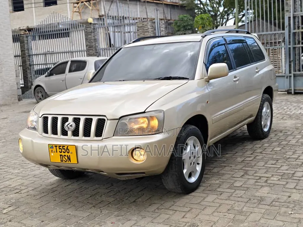 Toyota Kluger 2013 Gold