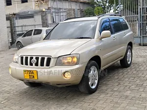 Toyota Kluger 2013 Gold