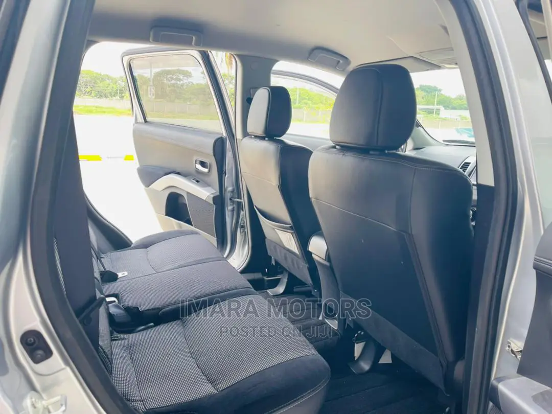 Mitsubishi Outlander 2010 Silver
