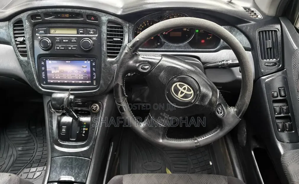 Toyota Kluger 2013 Gold