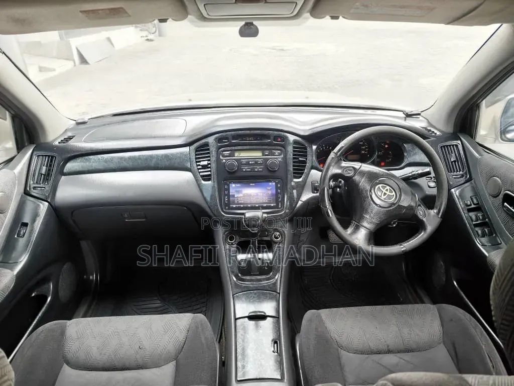 Toyota Kluger 2013 Gold