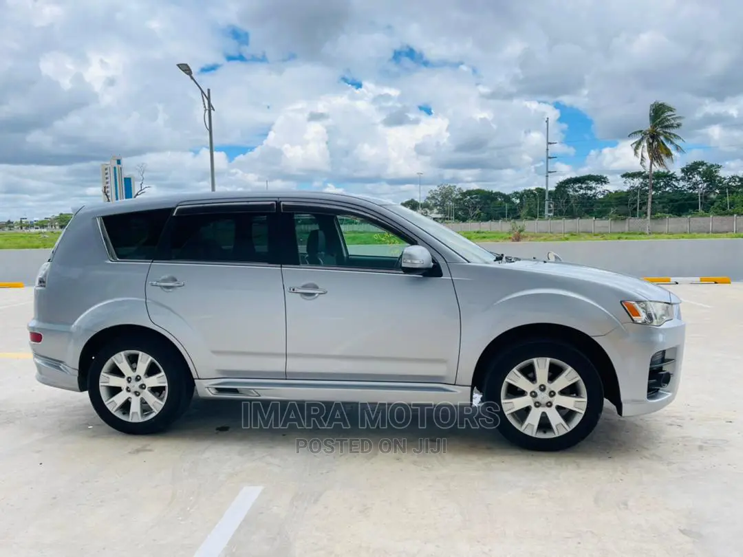Mitsubishi Outlander 2010 Silver