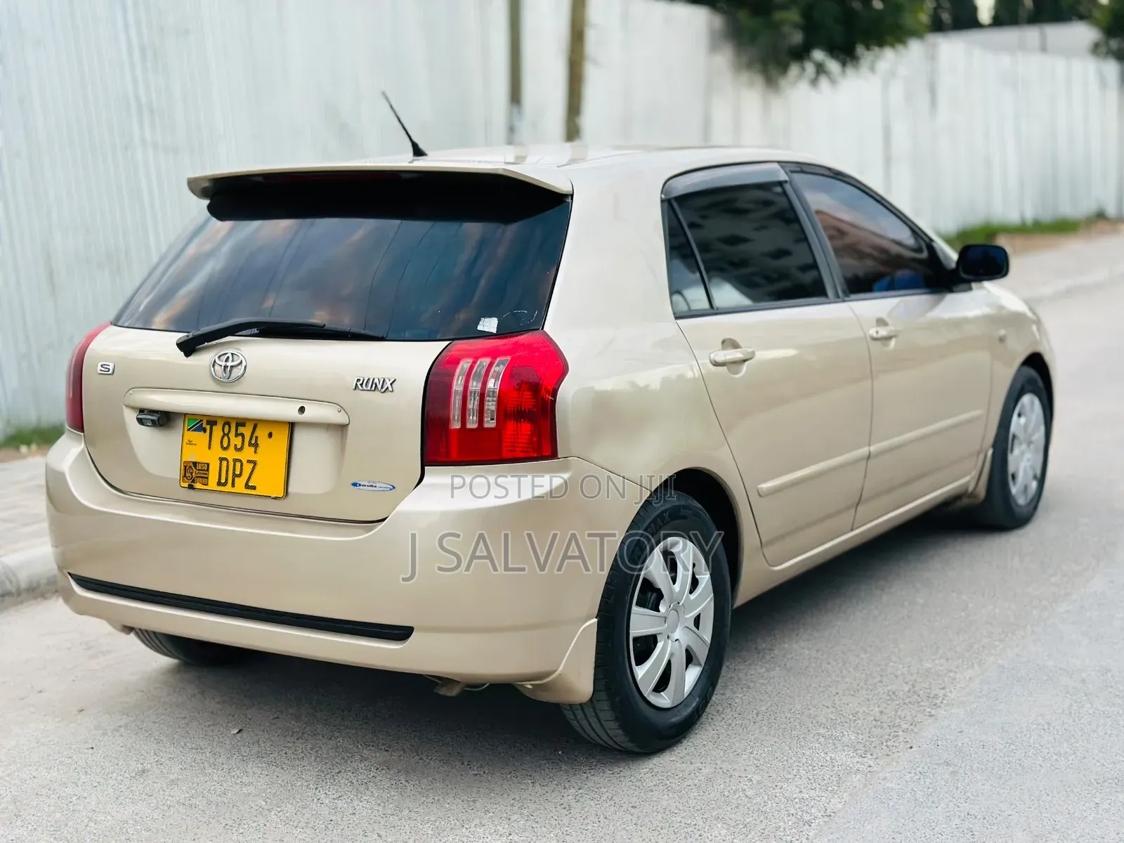 Toyota Corolla RunX 2004 Gold