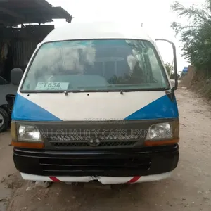Toyota HiAce 2002