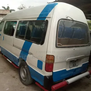Toyota HiAce 2002