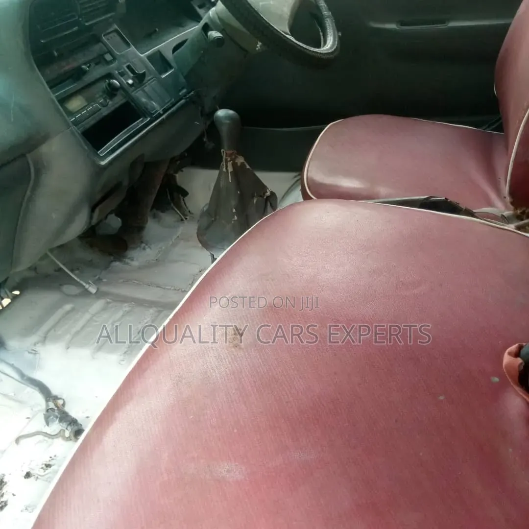 Toyota HiAce 2002