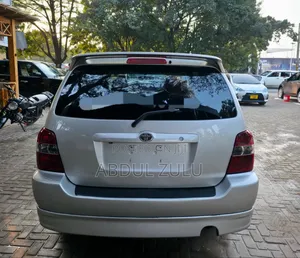 Toyota Kluger 2005 Silver