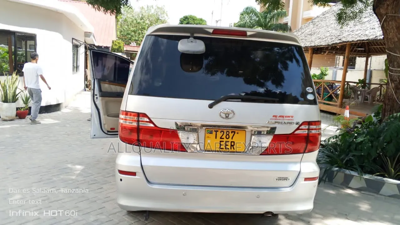 Toyota Alphard 2005 Silver