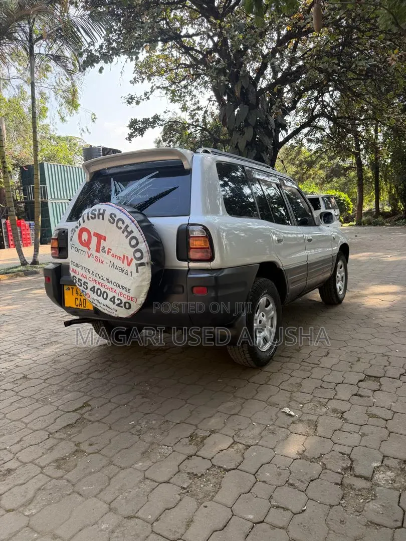 Toyota RAV4 1999 Pearl