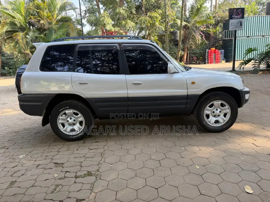 Toyota RAV4 1999 Pearl