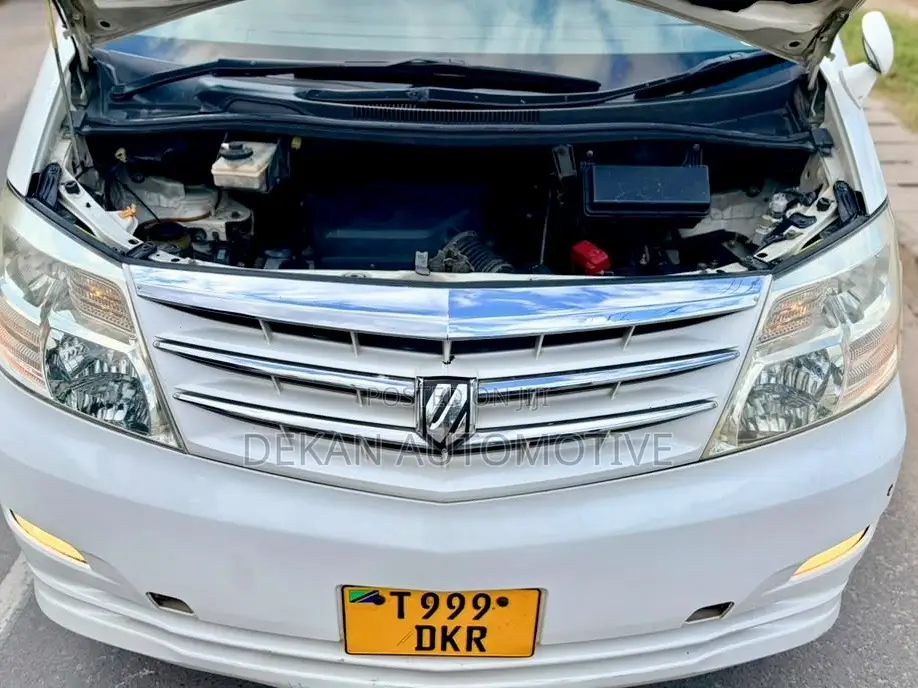 Toyota Alphard 2.4 Petrol FWD 2006 White