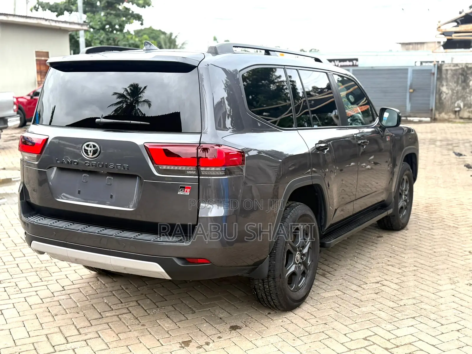 Toyota Land Cruiser LC300 2024 Gray