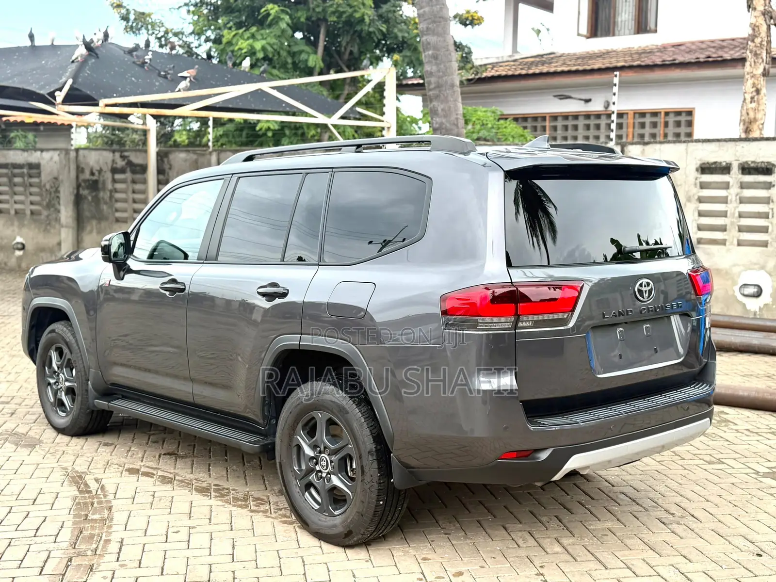 Toyota Land Cruiser LC300 2024 Gray