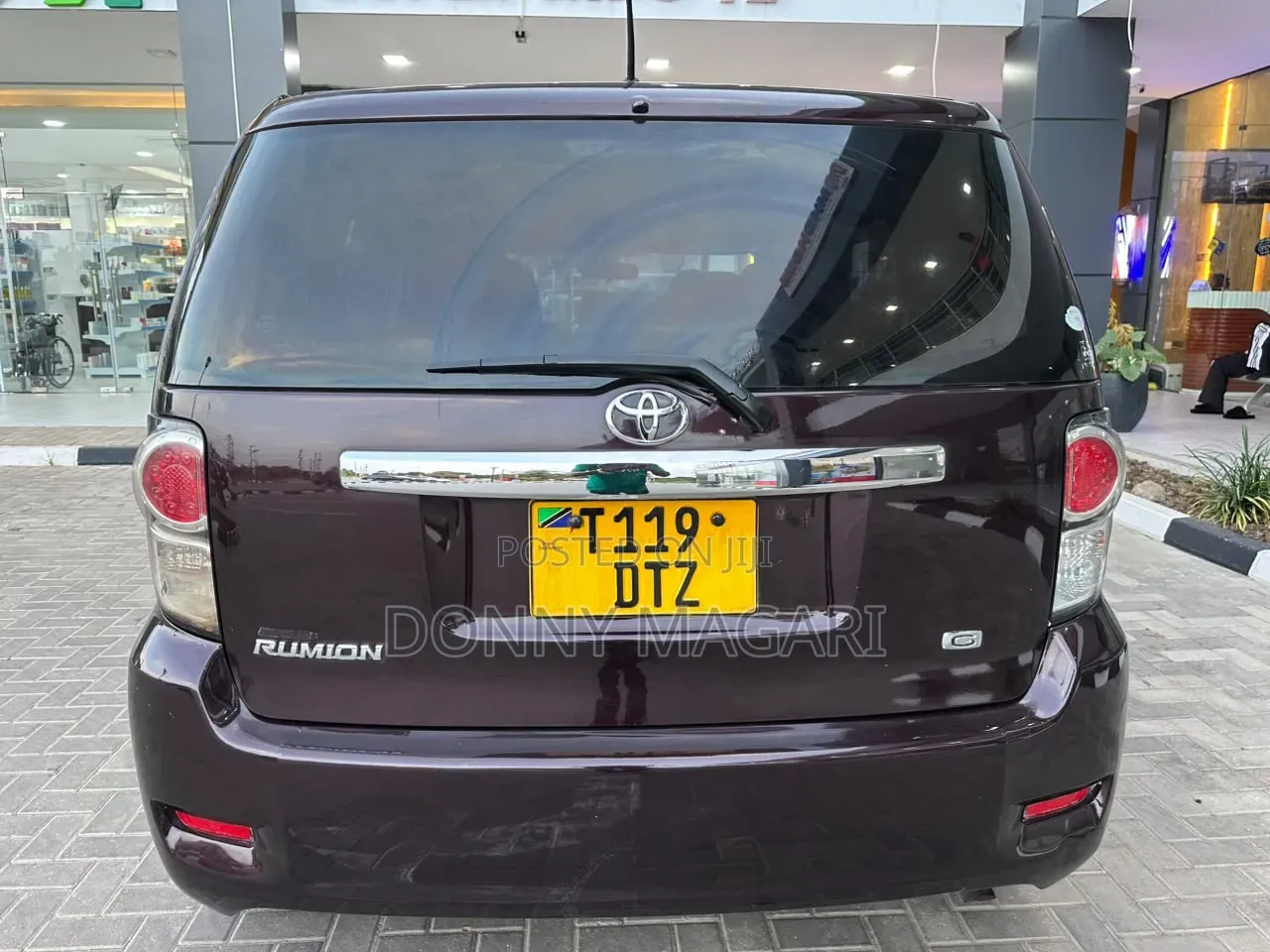 Toyota Corolla Rumion 2011 Maroon