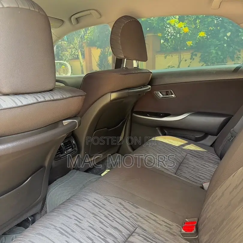 Toyota Crown 2011 Silver