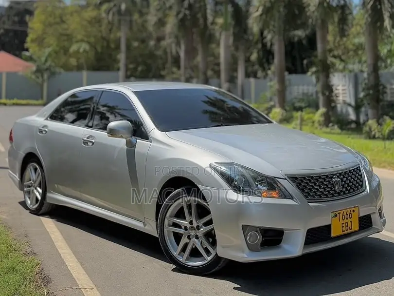 Toyota Crown 2011 Silver