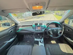 Toyota Crown 2011 Silver