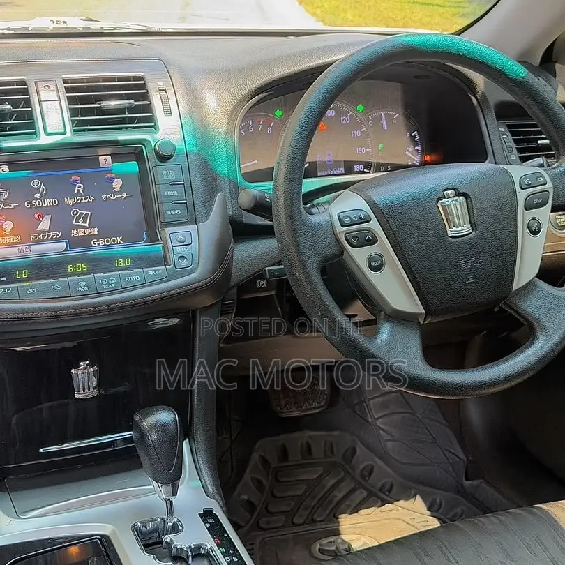 Toyota Crown 2011 Silver