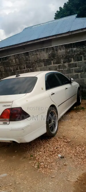 Toyota Crown 2006 White