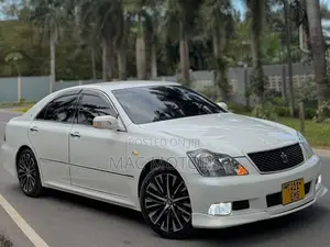 Toyota Crown 2006 White