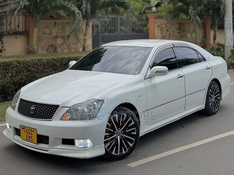 Toyota Crown 2006 White
