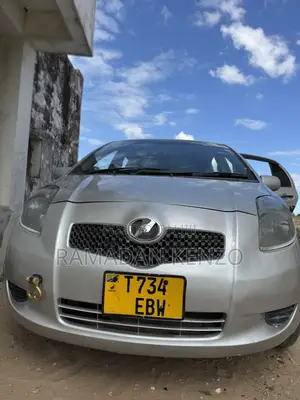 Toyota Vitz 1.0 FWD 5dr 2005 Silver