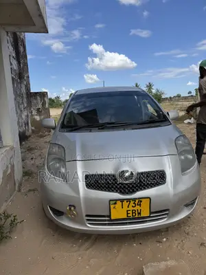 Toyota Vitz 1.0 FWD 5dr 2005 Silver