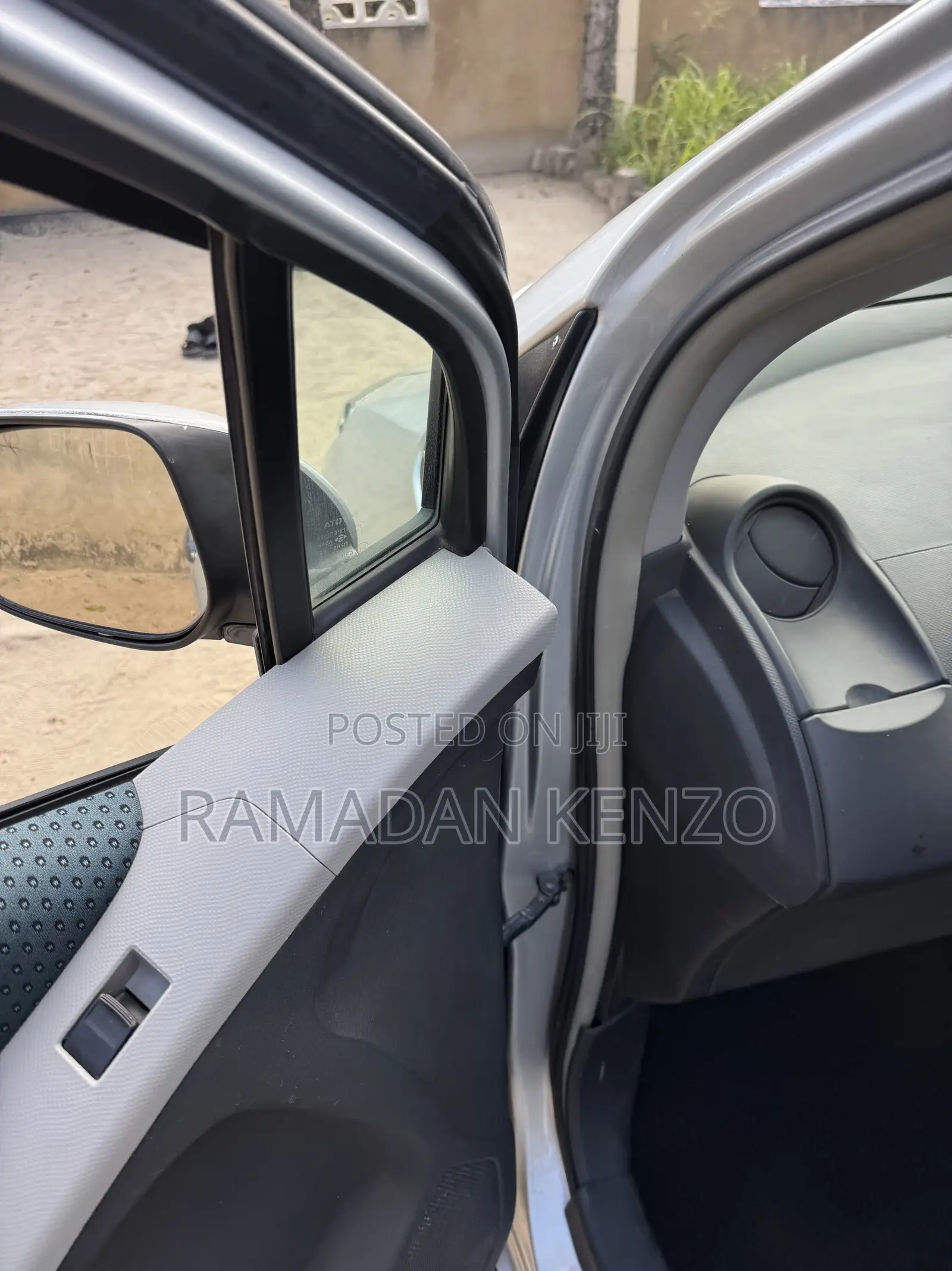 Toyota Vitz 1.0 FWD 5dr 2005 Silver