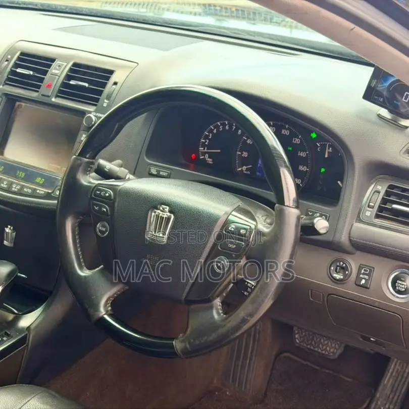 Toyota Crown 2009 Black