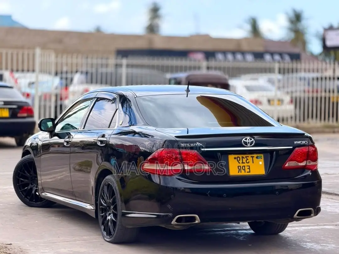 Toyota Crown 2009 Black