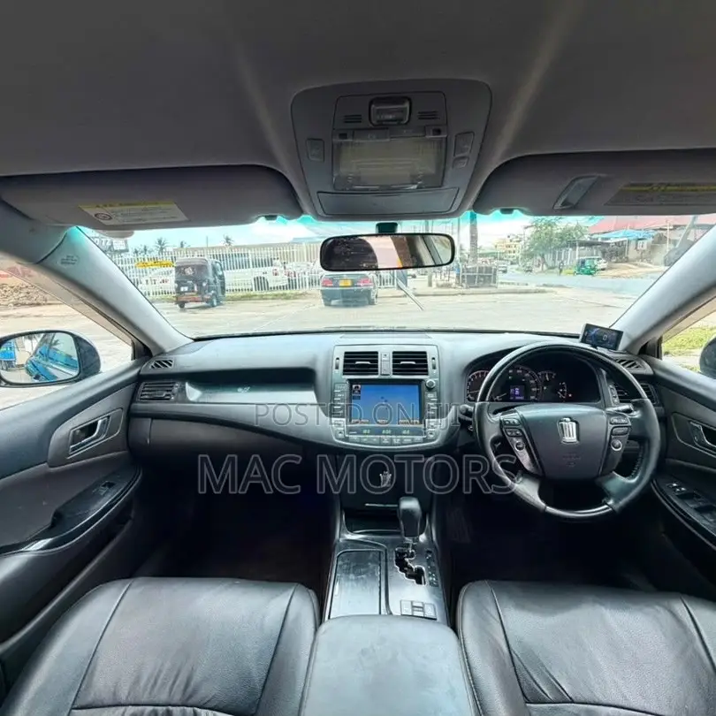 Toyota Crown 2009 Black