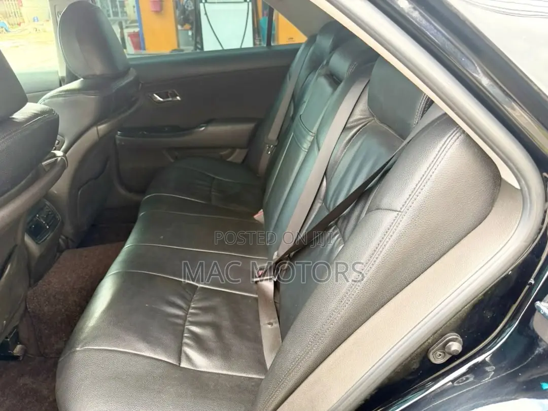 Toyota Crown 2009 Black