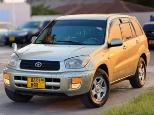 Toyota RAV4 Automatic 2003 Gold
