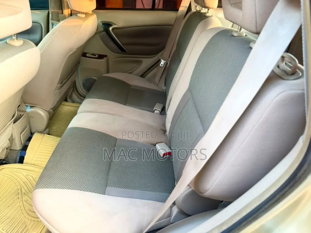 Toyota RAV4 Automatic 2003 Gold