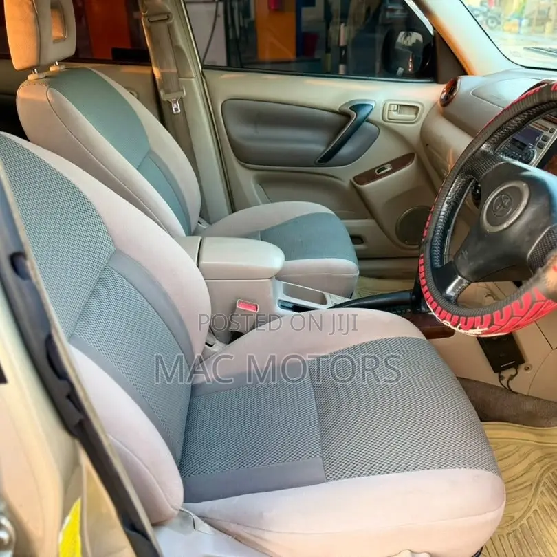 Toyota RAV4 Automatic 2003 Gold