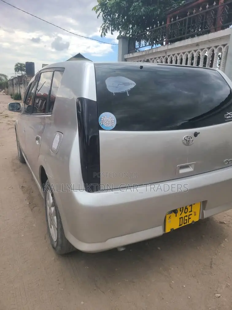 Toyota Opa 2002 Silver