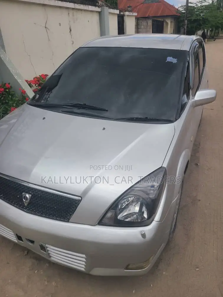 Toyota Opa 2002 Silver