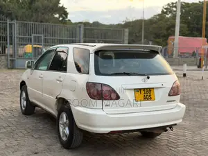 Toyota Harrier 2003 White