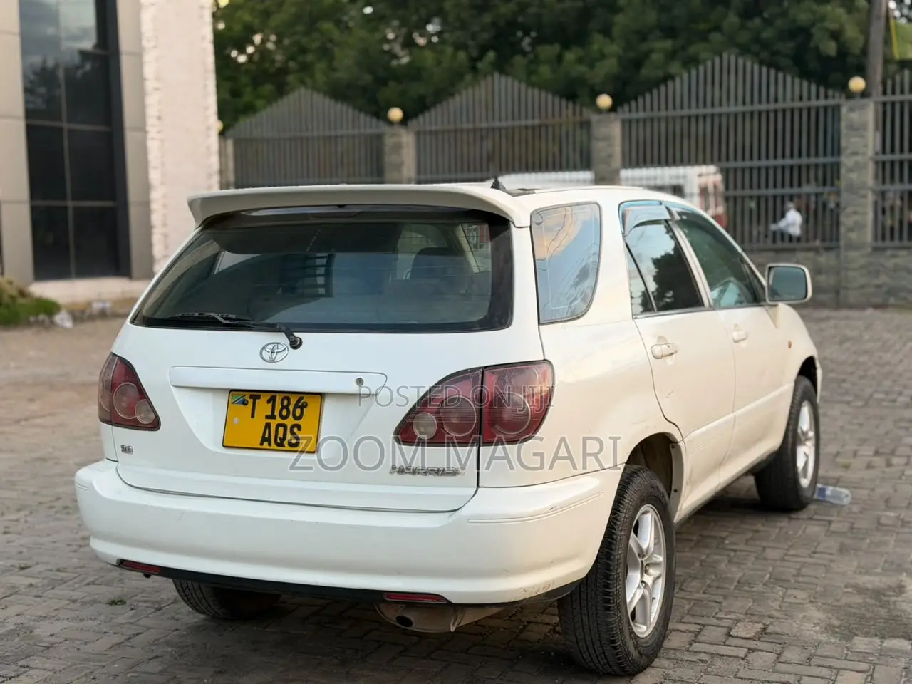 Toyota Harrier 2003 White